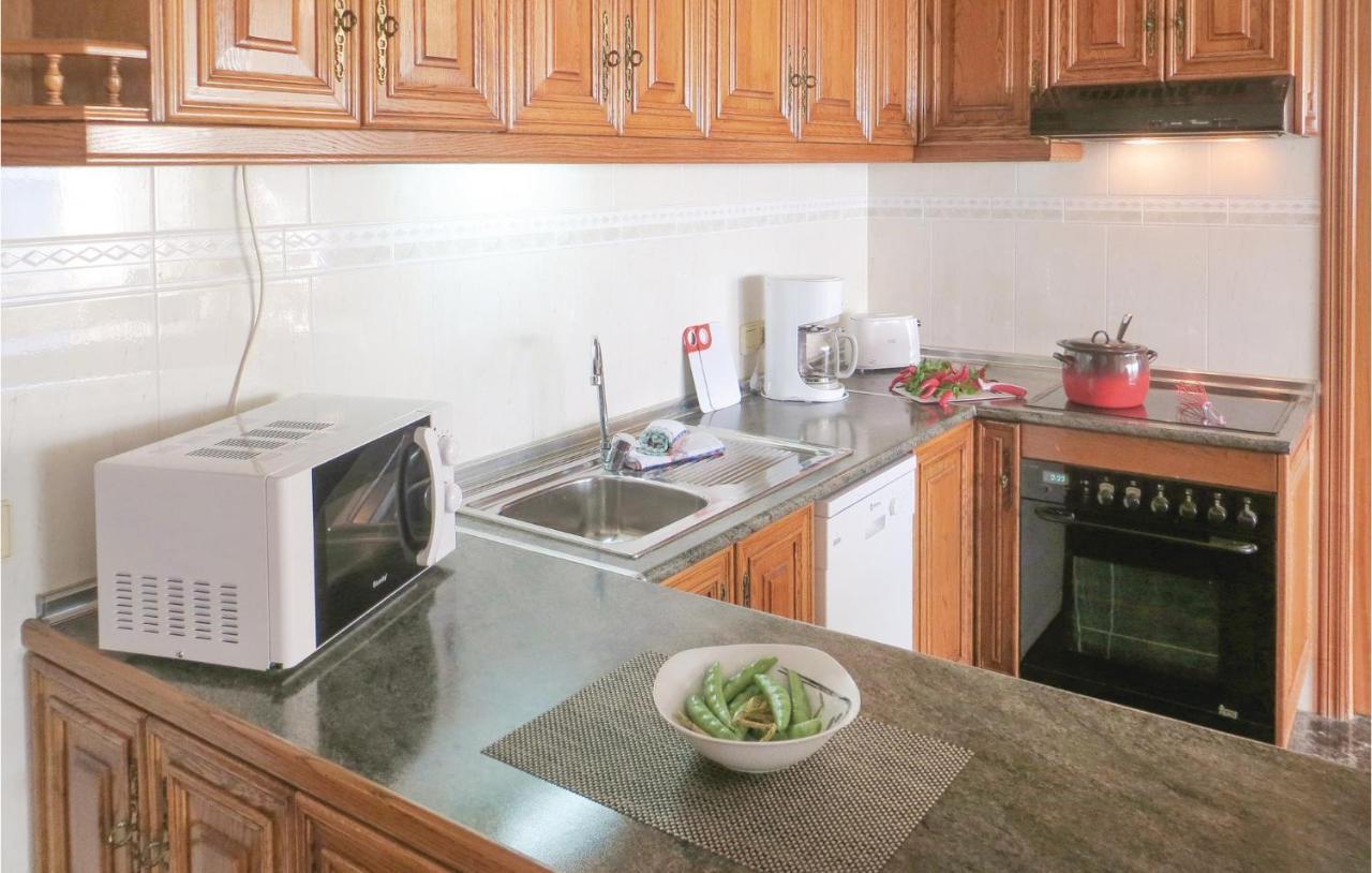 2 Bedroom Stunning Apartment In Torrevieja Exterior foto